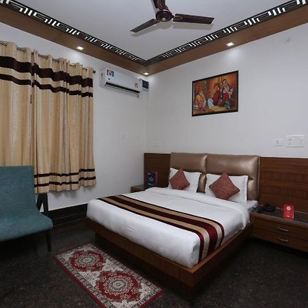Oyo 10448 Green View Home Stay Dehradun Bagian luar foto
