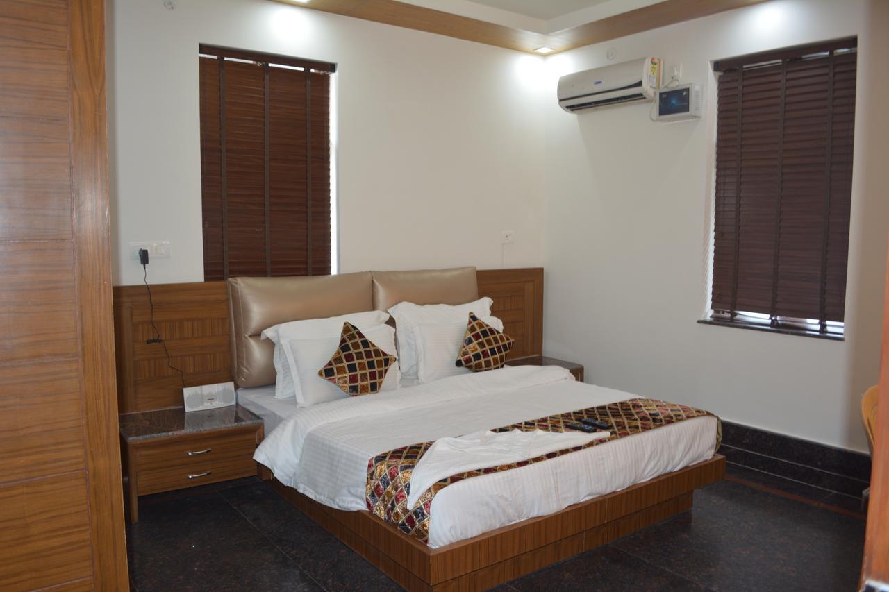 Oyo 10448 Green View Home Stay Dehradun Bagian luar foto