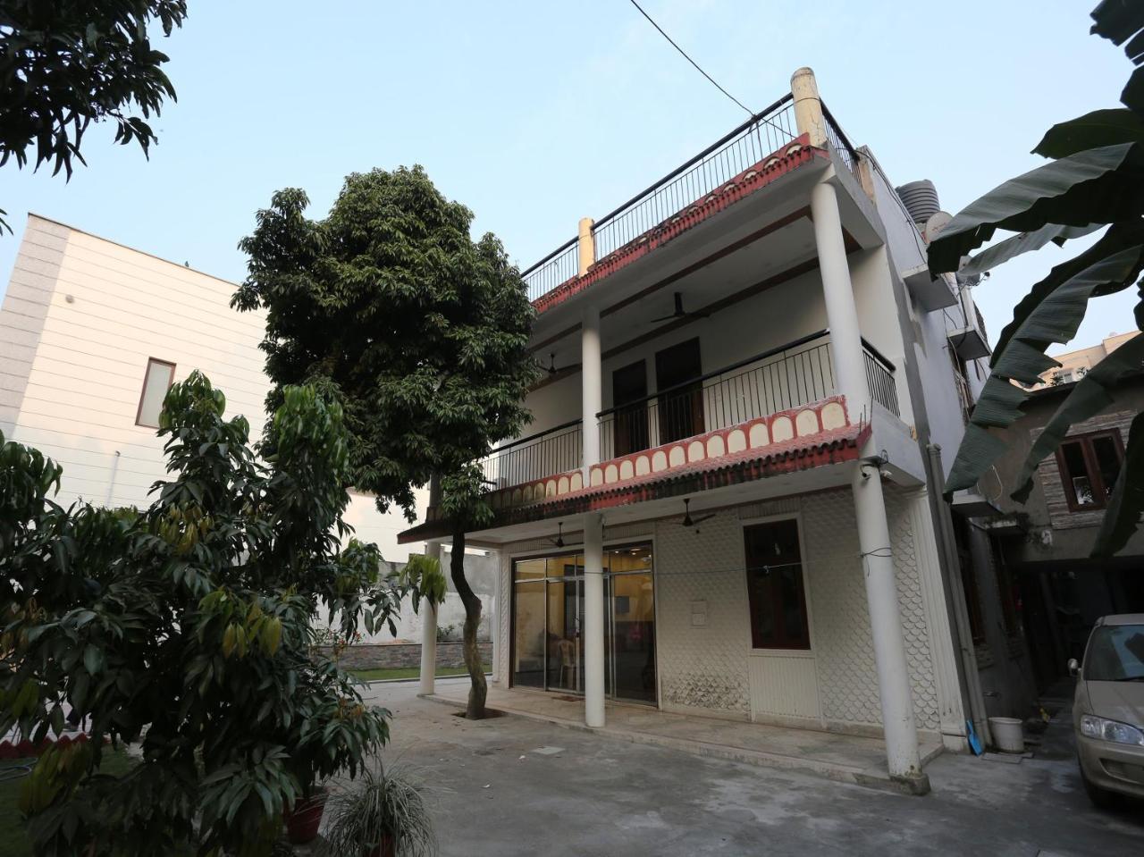 Oyo 10448 Green View Home Stay Dehradun Bagian luar foto