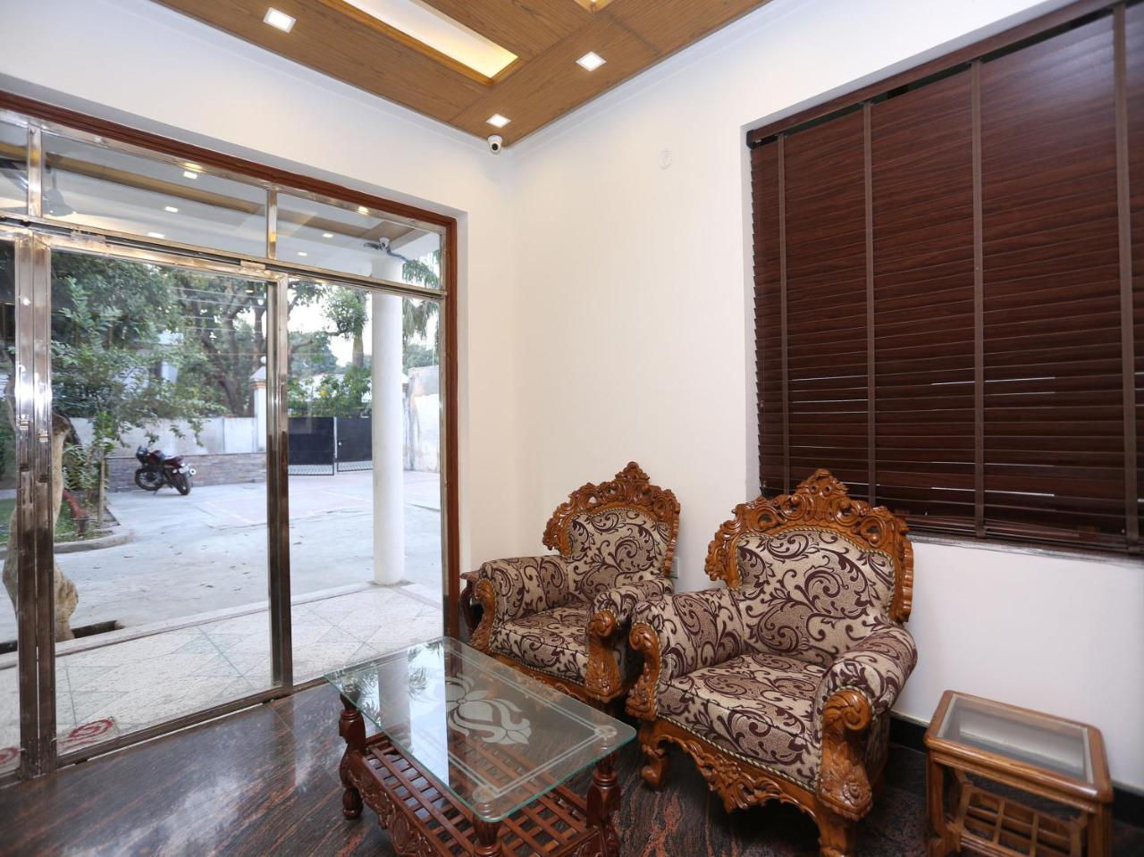 Oyo 10448 Green View Home Stay Dehradun Bagian luar foto