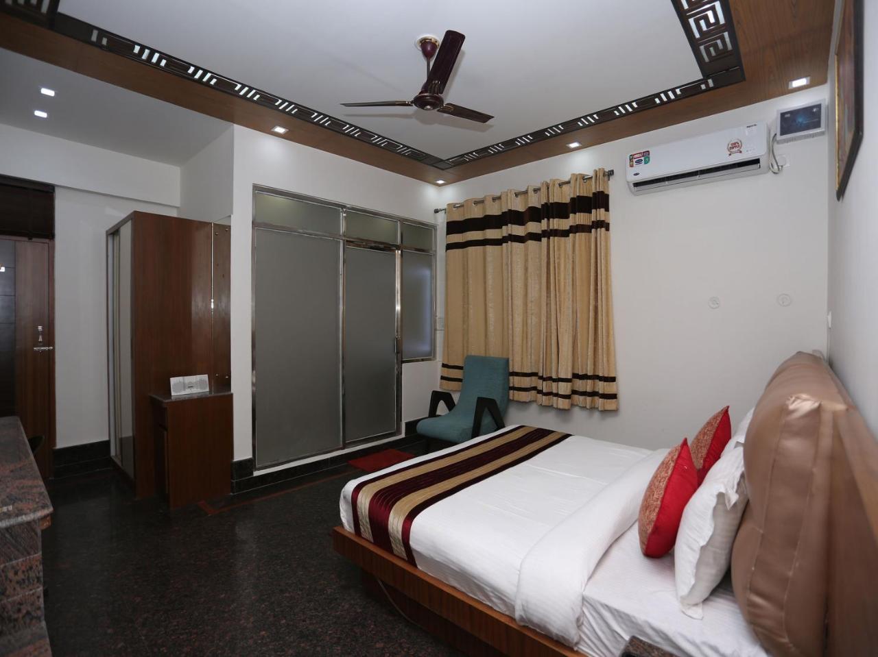 Oyo 10448 Green View Home Stay Dehradun Bagian luar foto
