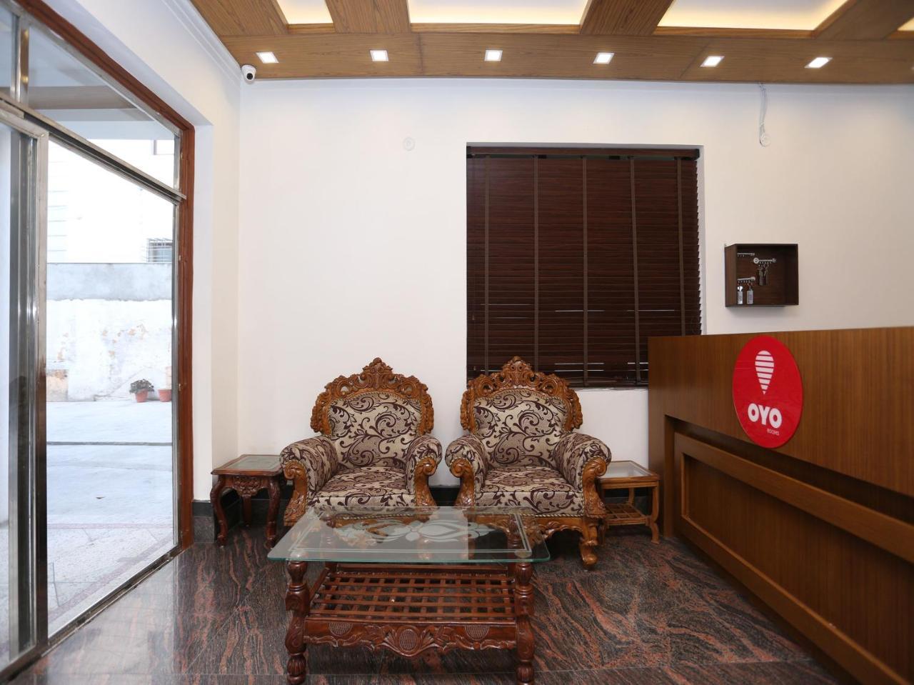 Oyo 10448 Green View Home Stay Dehradun Bagian luar foto