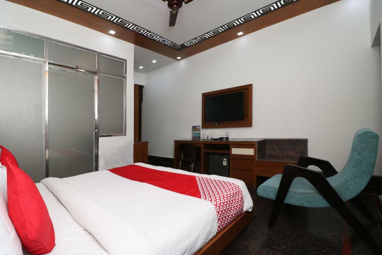 Oyo 10448 Green View Home Stay Dehradun Bagian luar foto