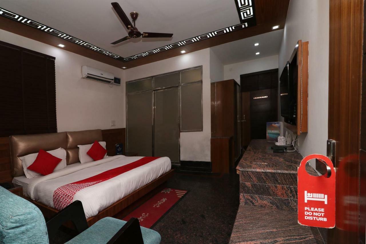 Oyo 10448 Green View Home Stay Dehradun Bagian luar foto