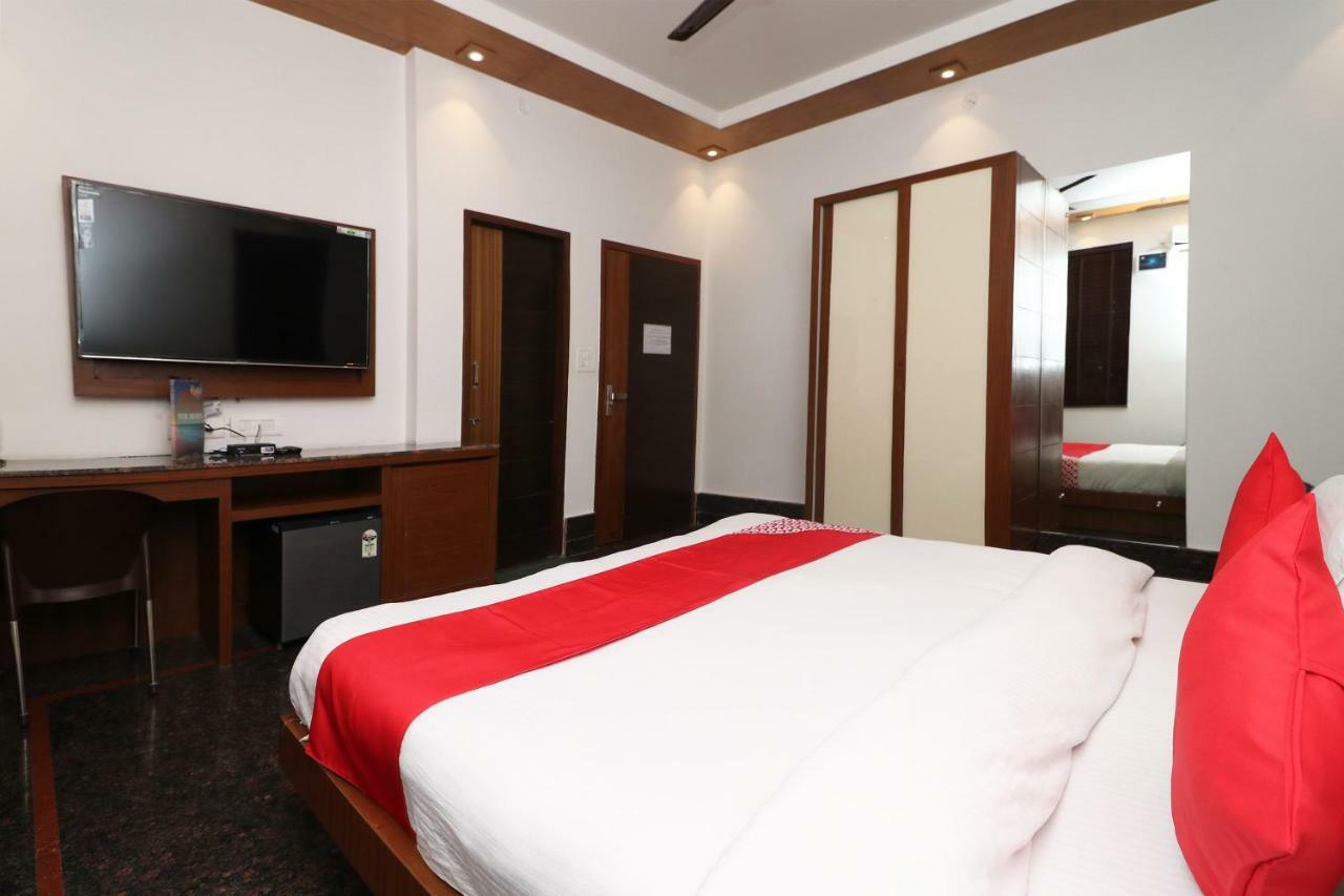 Oyo 10448 Green View Home Stay Dehradun Bagian luar foto