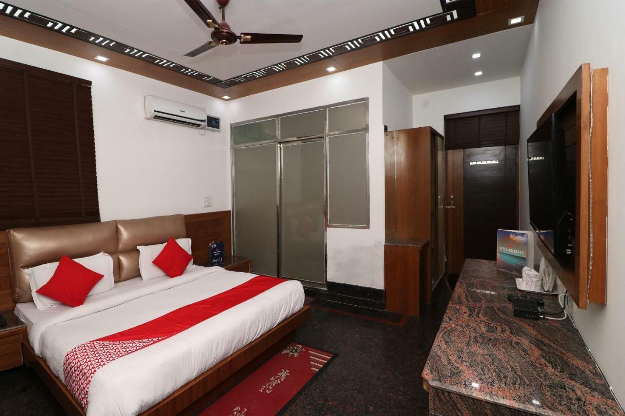 Oyo 10448 Green View Home Stay Dehradun Bagian luar foto