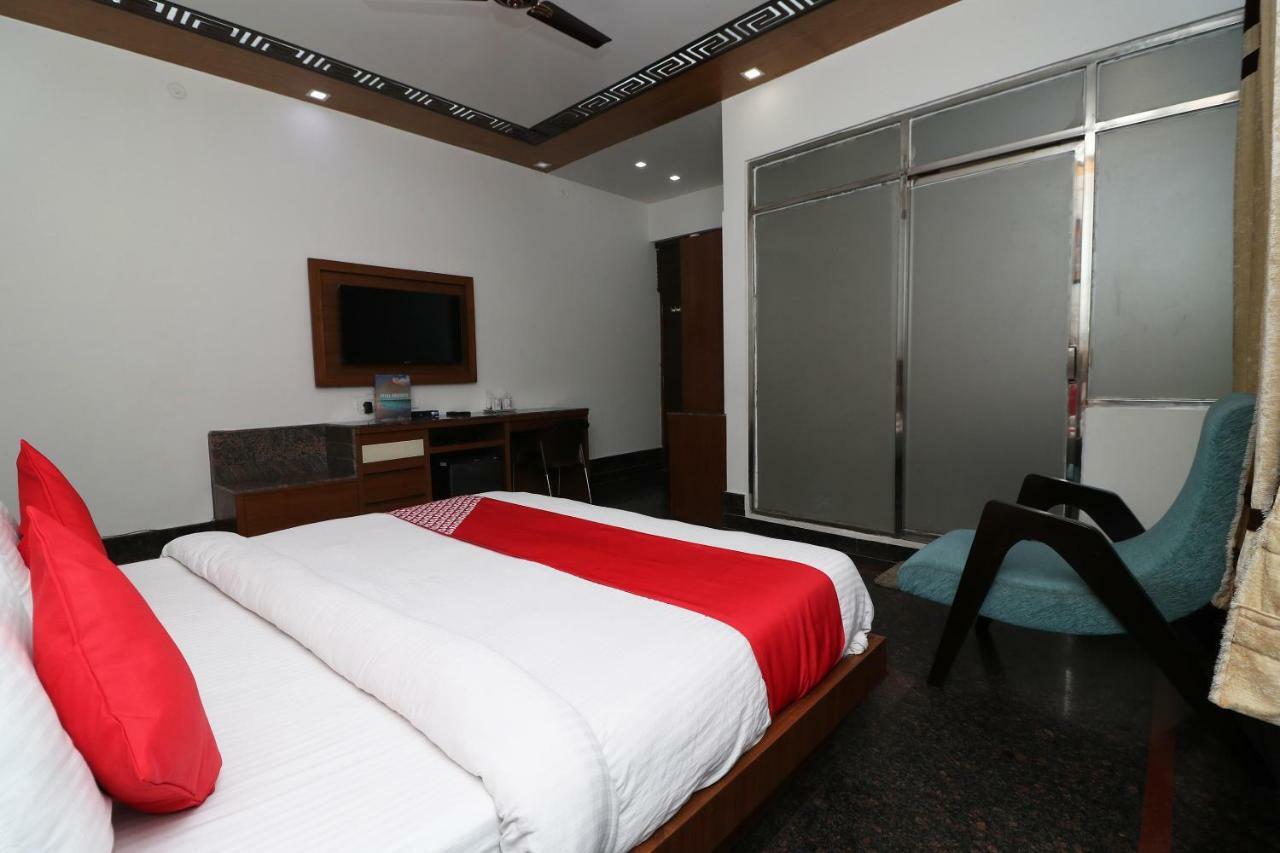 Oyo 10448 Green View Home Stay Dehradun Bagian luar foto