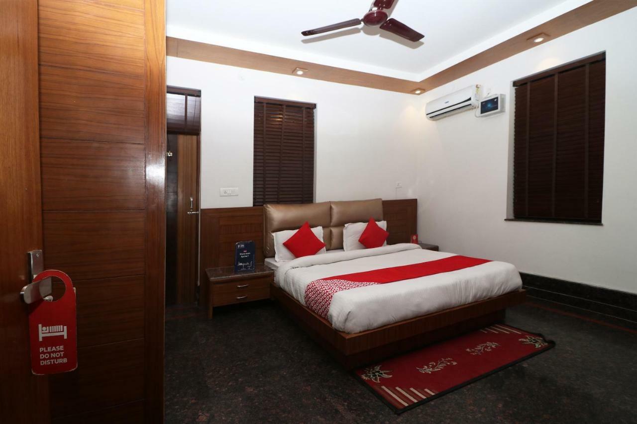Oyo 10448 Green View Home Stay Dehradun Bagian luar foto